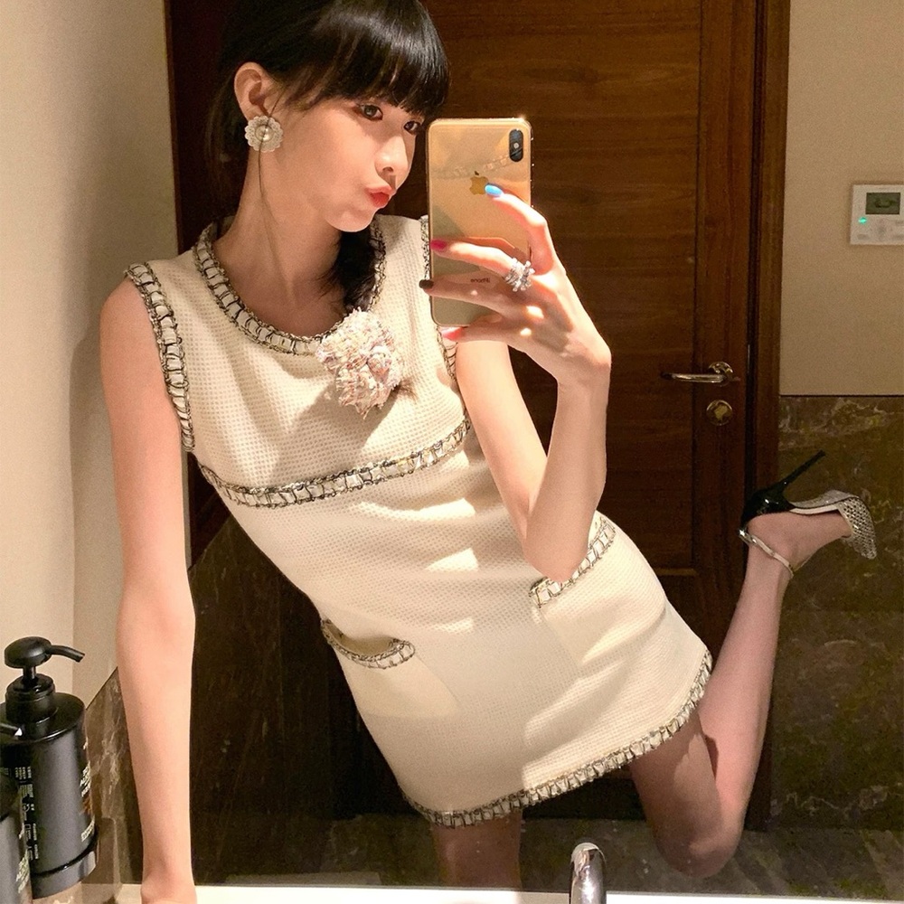 Elegant Cream Sleeveless Dress